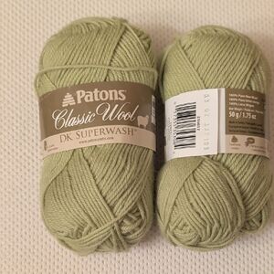 Patons Classic Wool DK Superwash Yarn in Light Green